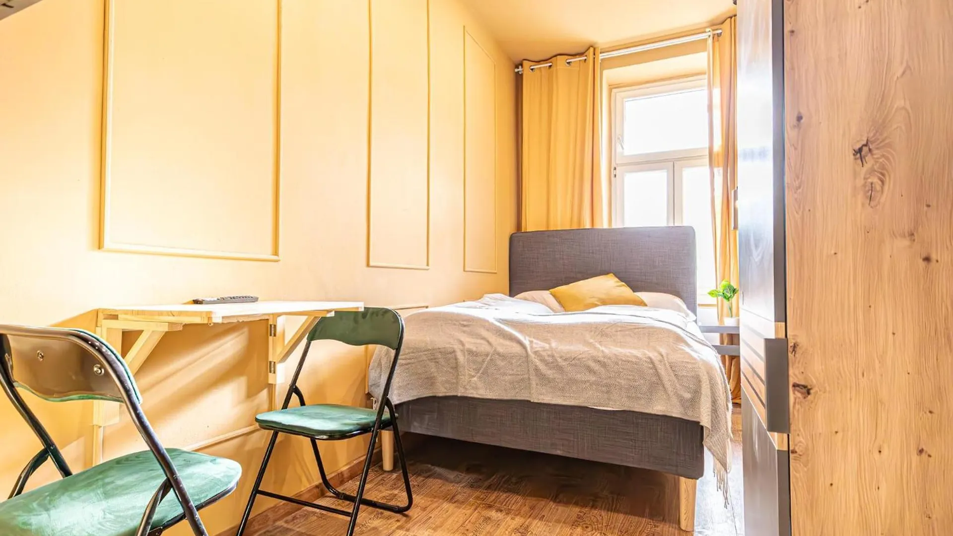 4Br Shared Apt, Centrally Located In Vienna Apartment