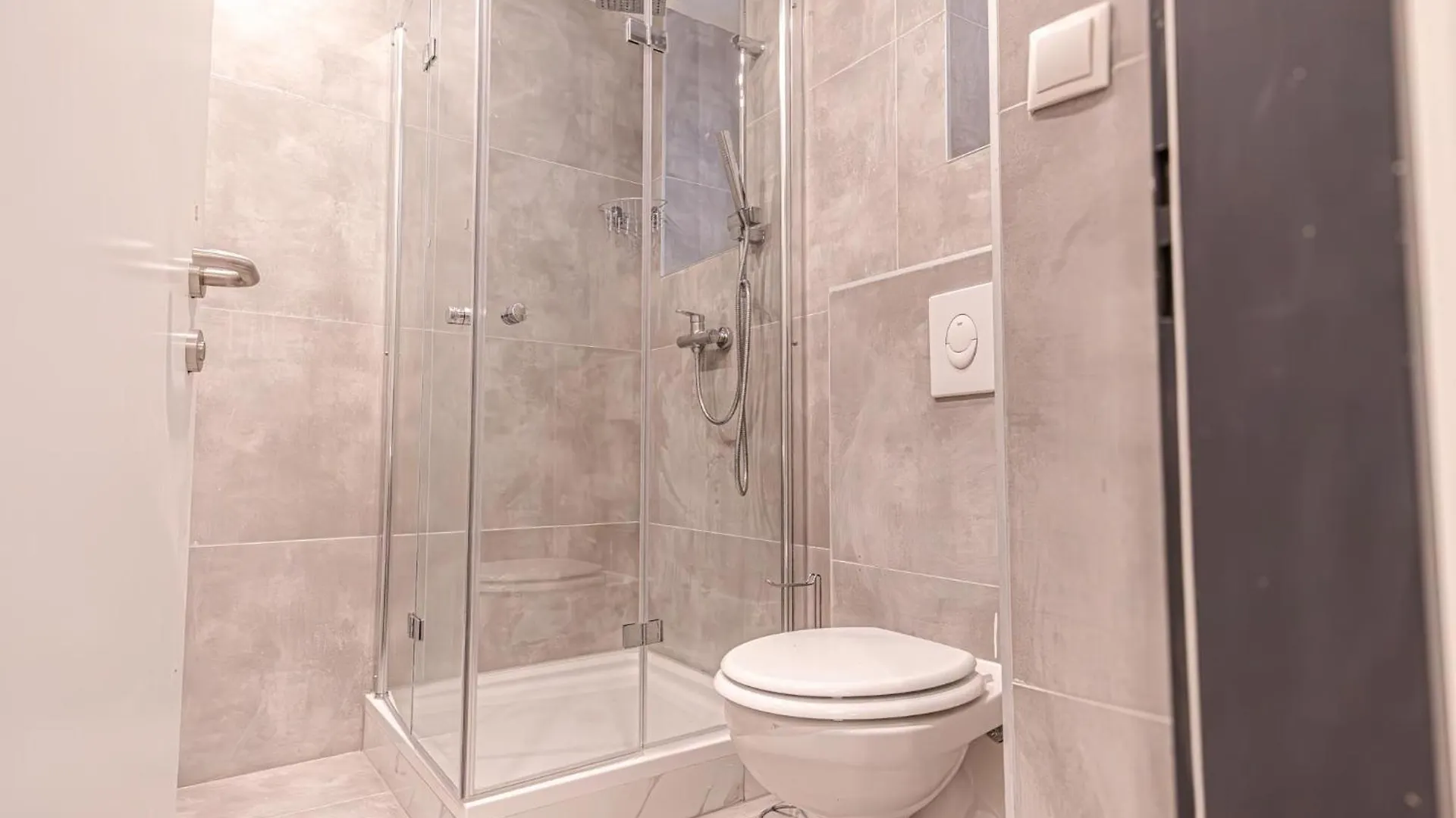 Apartment 4Br Shared Apt, Centrally Located In Vienna Austria
