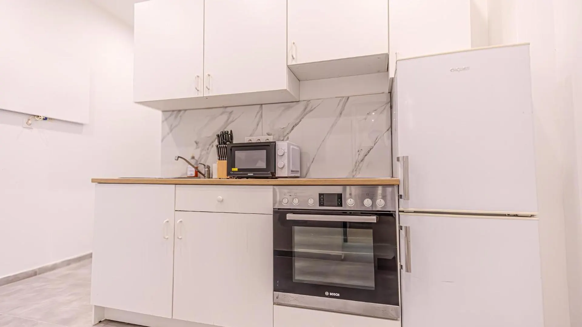 4Br Shared Apt, Centrally Located In Vienna Apartment